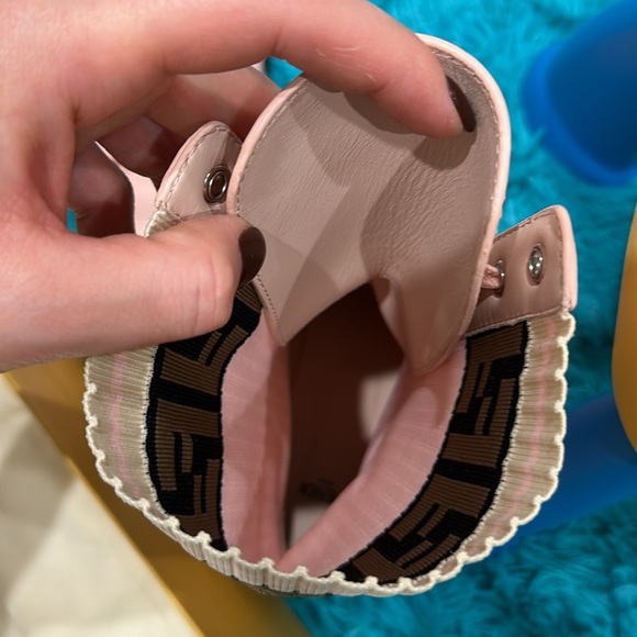 FENDI ROCKOKO LOGO COMBAT BOOT very good condition!! - Picture 11 of 16